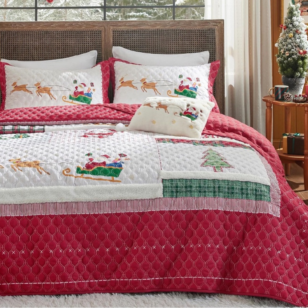 Bedsure Christmas Quilt Bedding Set